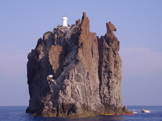 El Faro de Strombolicchio, imagen de enzinomollichino