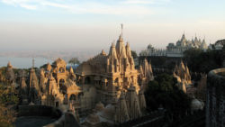 Shatrunjaya la impresionante colina de templos jainistas en la India