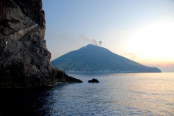 El Faro de Strombolicchio, imagen de Giovanni Carusso