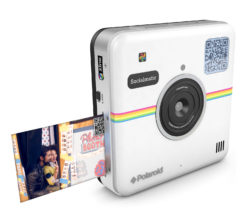 Socialmatic, vuelve la mítica Polaroid para dejarnos imprimir o compartir en redes sociales con sólo pulsar un botón.