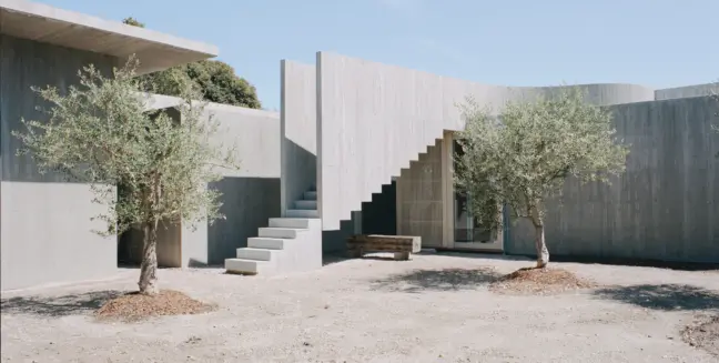 Mori House by Aires Mateus & MA+Co: Minimalismo y Poesía Arquitectónica