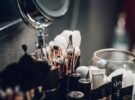 Guía definitiva para armar el kit de maquillaje para viaje perfecto