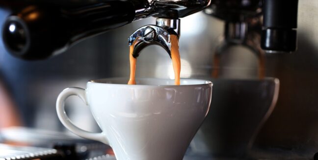 Guía Definitiva de Cafeteras Superautomáticas con Depósito de Leche: Mejores Marcas y Qué Tener en Cuenta